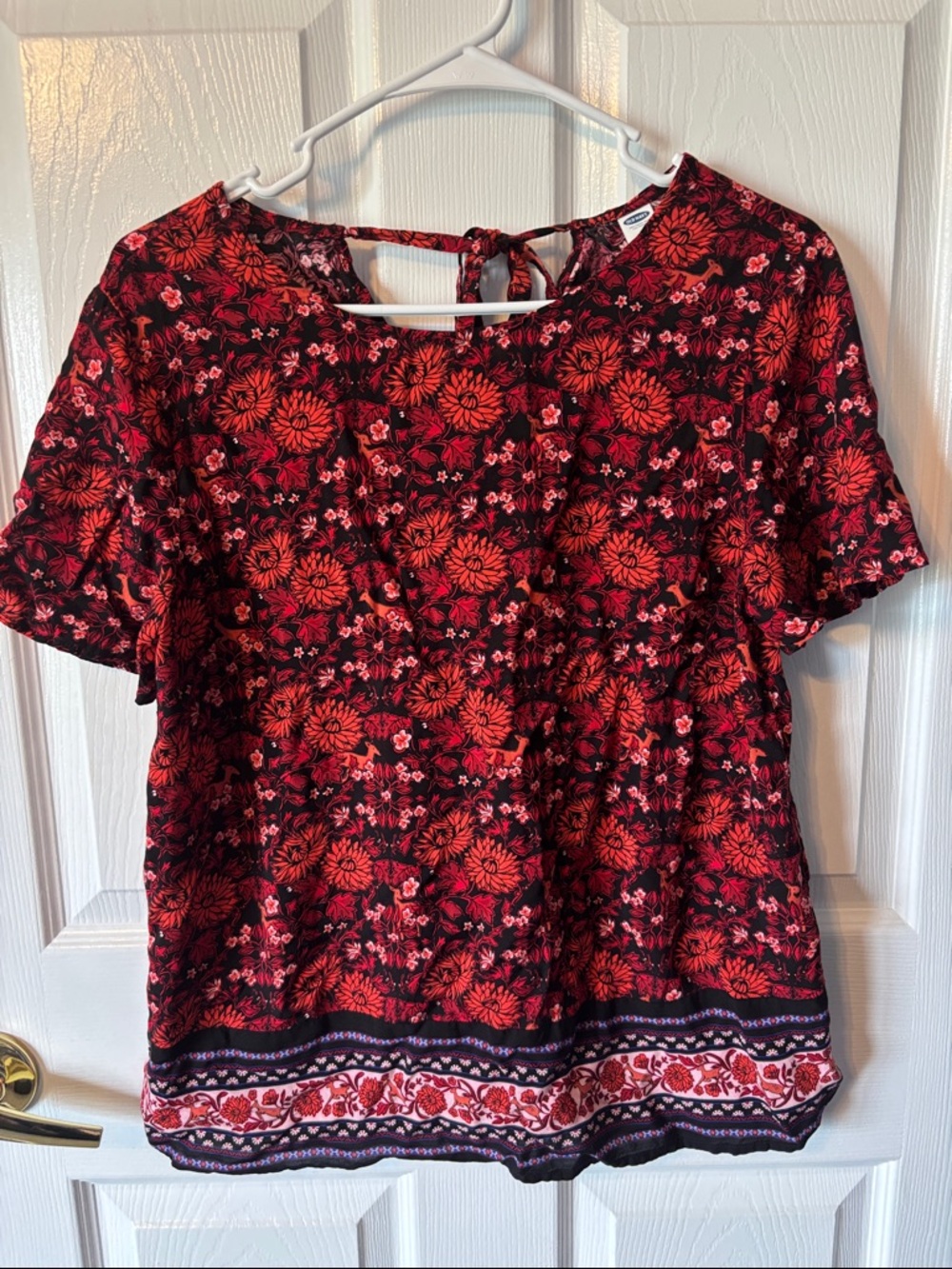 Old Navy Red Floral Tie-Back Short Sleeve Blouse
